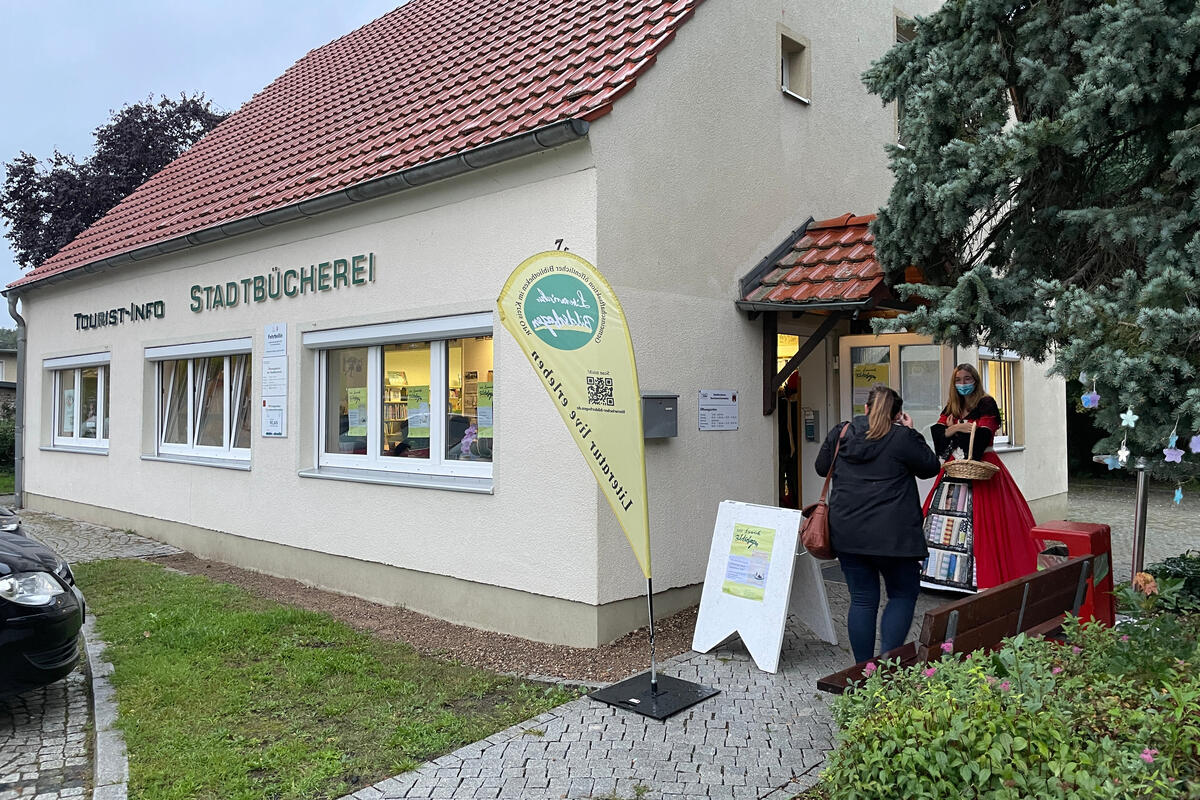 Der Literarische Bilderbogen war in der Stadtbücherei Fehrbellin zu Gast. © Landkreis OPR