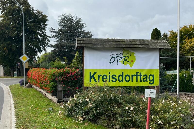 Der Kyritzer Ortsteil Holzhausen war Gastgeber des ersten Kreisdorftages in OPR. © Landkreis OPR