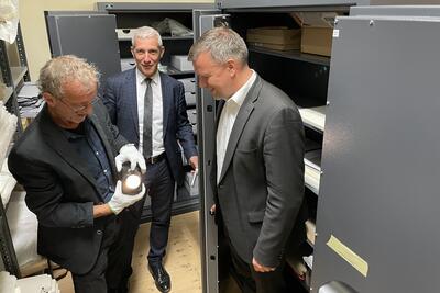 Übergabe Tresore an das Tucholskymuseum in Rheinsberg