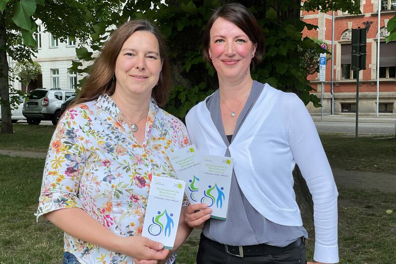 Susanne Zimmermann und Nadin Weißenfels von der Beratungsstelle für Menschen mit Behinderung. © Landkreis OPR