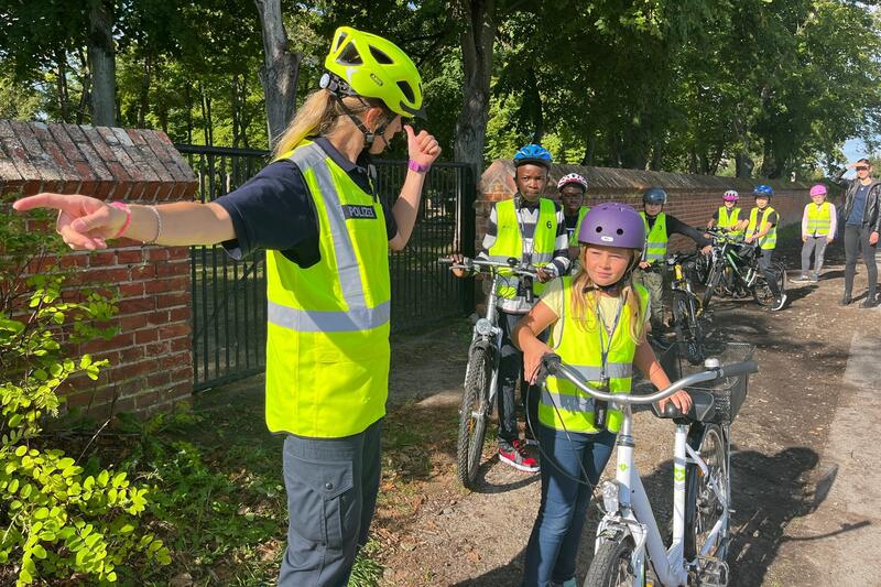 In Lindow startete die Radfahrausbildung für Grundschüler. © Landkreis OPR