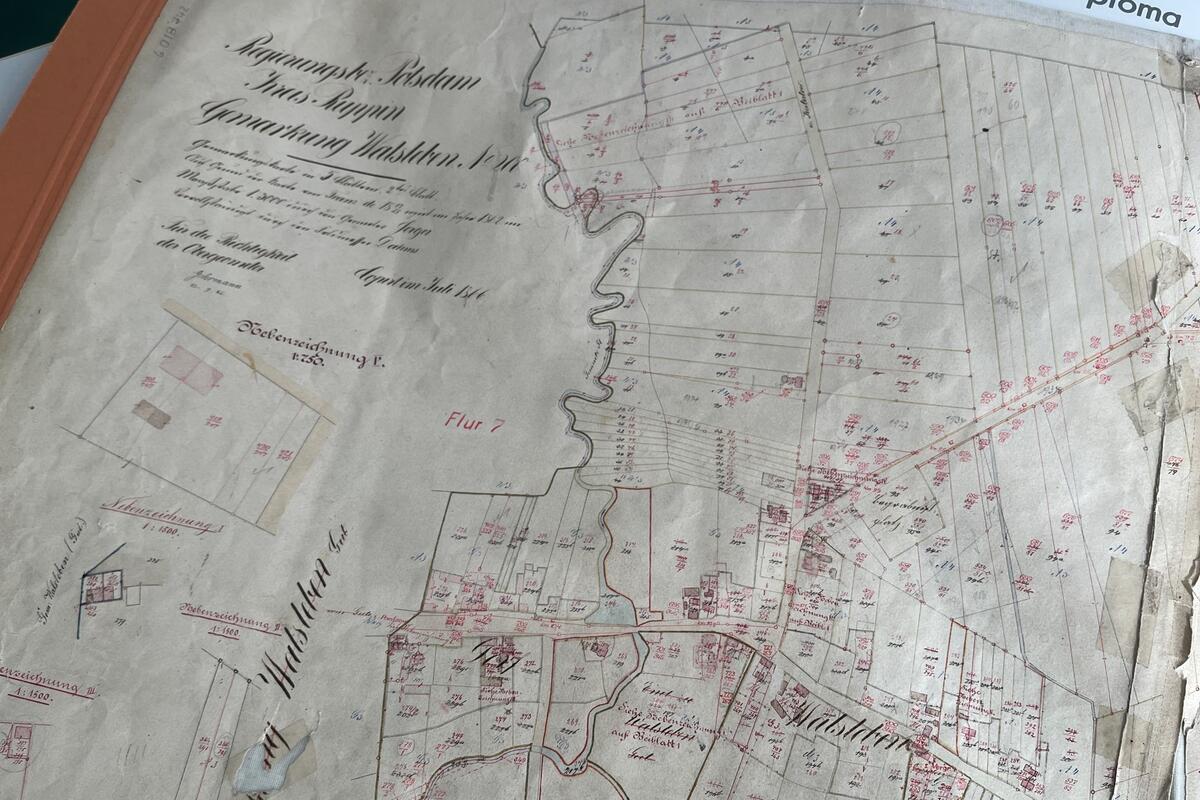 Auch historische Karten, wie diese aus dem Jahr 1862, werden für die Qualitätsverbesserung aktueller Liegenschaftskarten genutzt. © Landkreis OPR