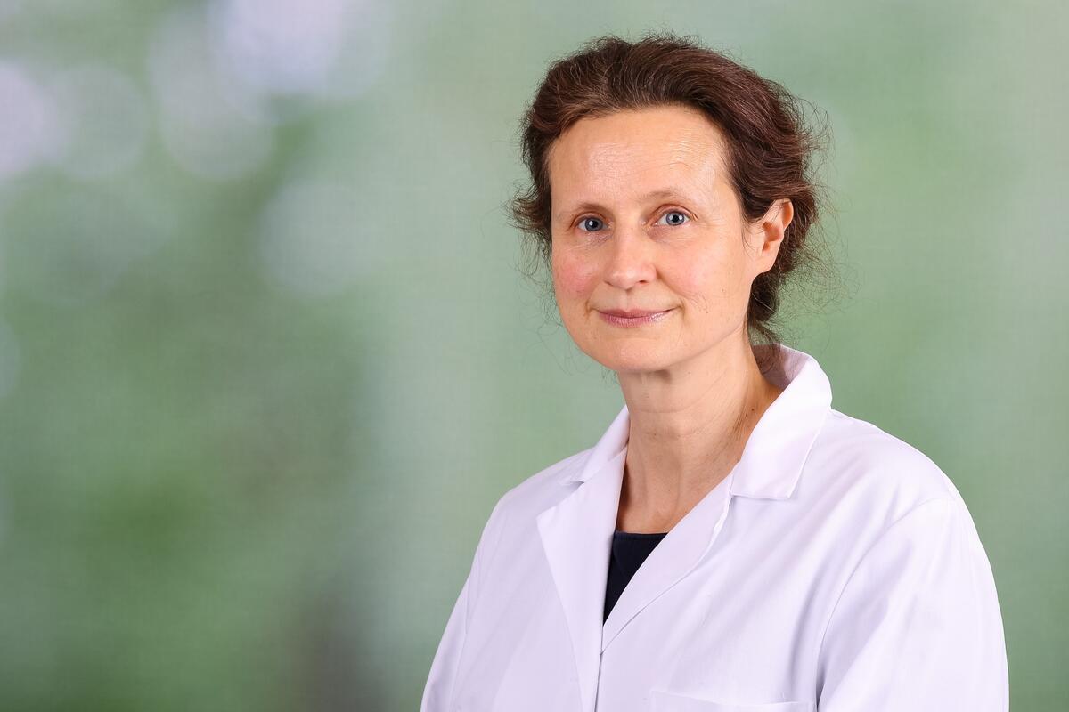 Prof. Dr. Irene Hinterseher ist Vizepräsidentin der MHB und Sektionsleiterin Gefäßchirurgie am Universitätsklinikum Ruppin-Brandenburg (ukrb). © MHB