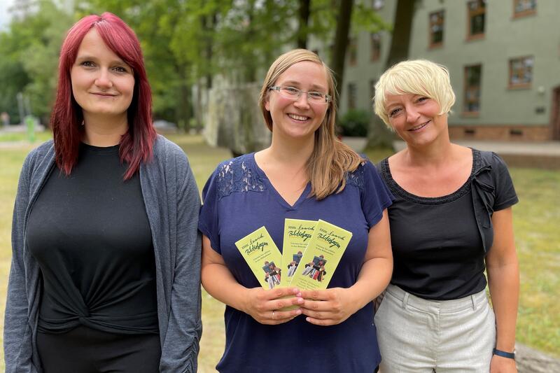 Maxine Scharlibbe, Anne Pin und Anke Unkenholt (von links) freuen sich auf viele Lesebegeisterte beim Literarischen Bilderbogen. © LK OPR