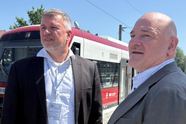 Landrat_Minister_Neustadt